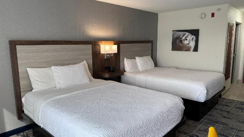 La Quinta Inn & Suites by Wyndham Milwaukee South West New Berlin image 13