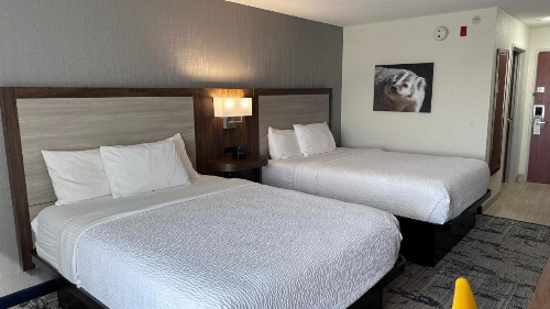 La Quinta Inn & Suites by Wyndham Milwaukee South West New Berlin image 16